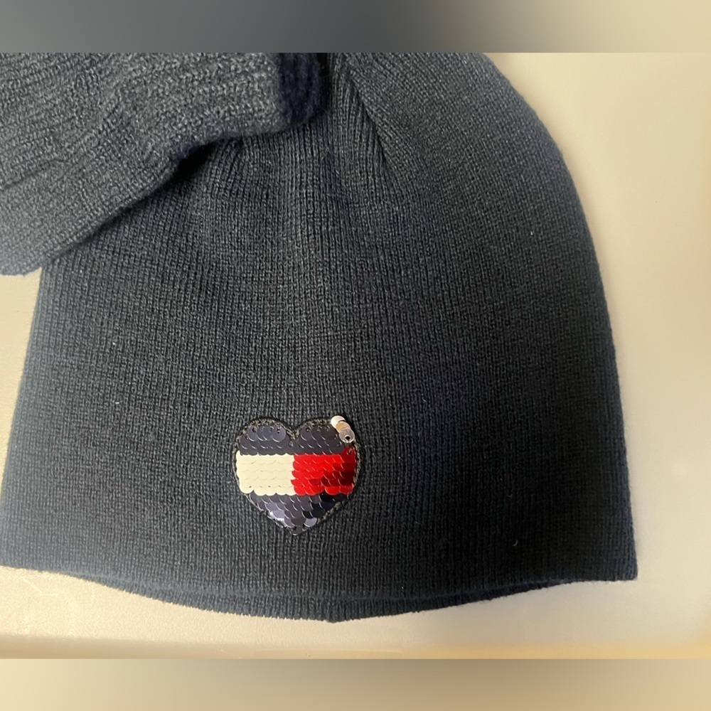 TOMMY HILFIGER GIRLS HAT & GLOVE SET NAVY BLUE W/RED, WHITE, BLUE SEQUIN HEART